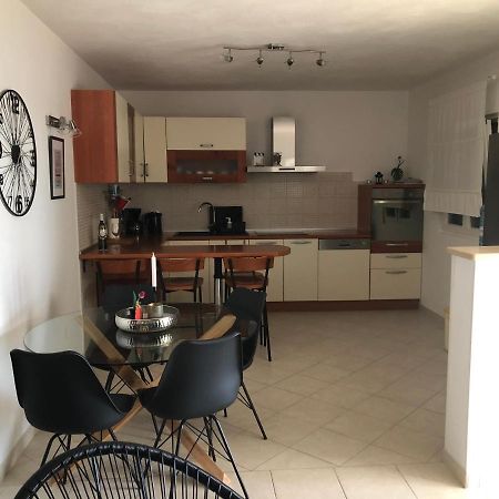 Holiday Home - Apartment Carmen Sevid Exterior photo